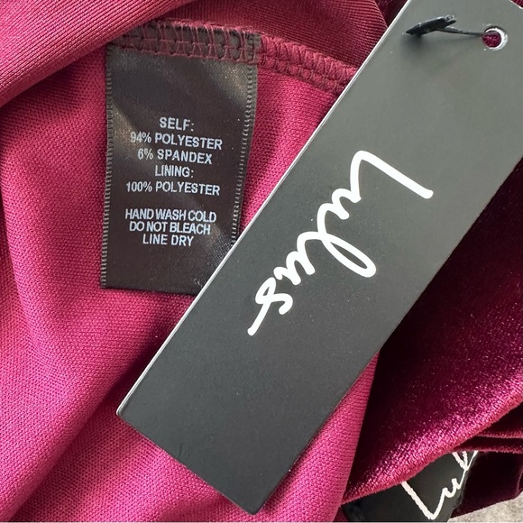 ✨NWT✨Anything For You Burgundy Velvet Bodycon Dress Lulus size Medium - Picture 12 of 14